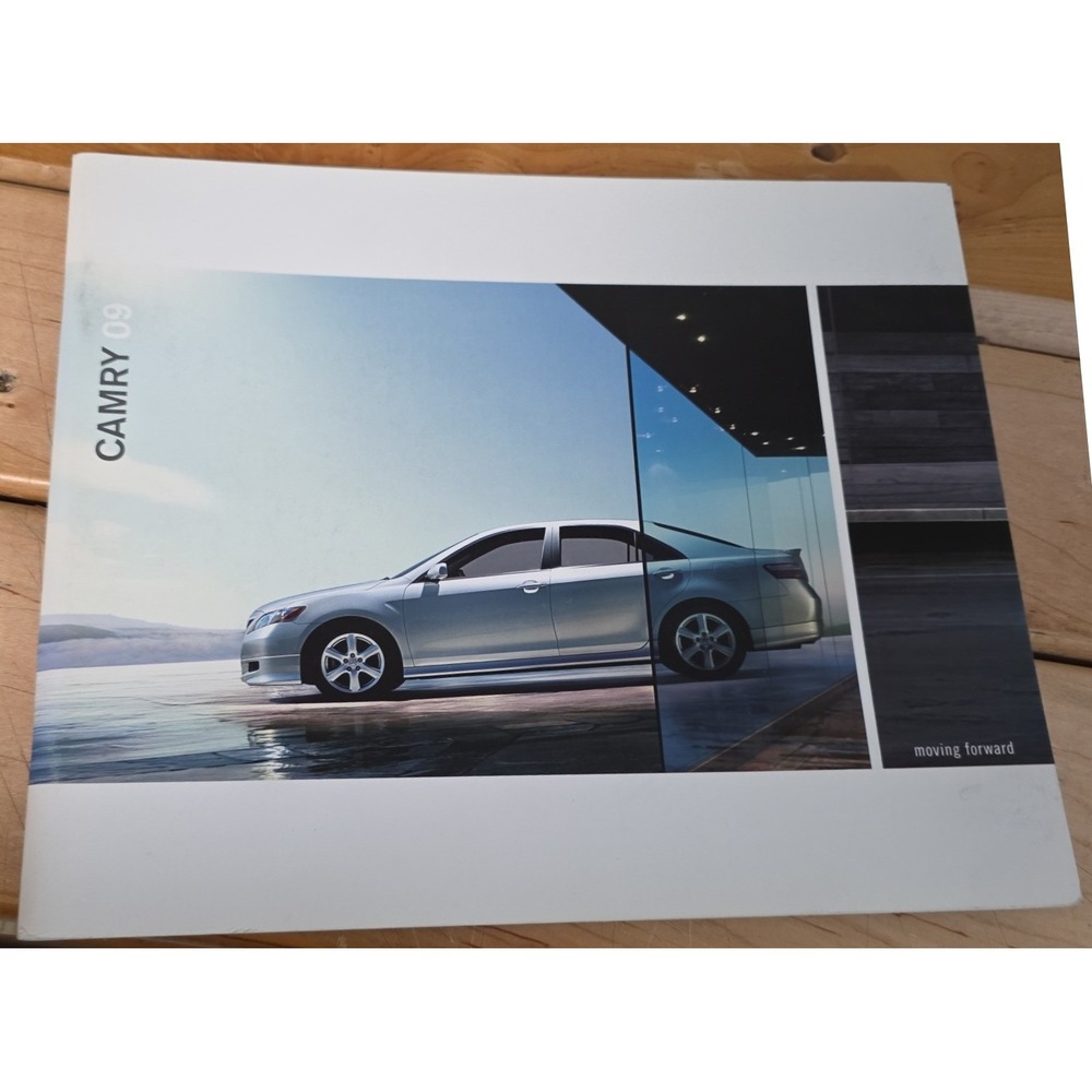 2009 Toyota Camry Original Sales Brochure SE LE XLE Hybrid Marketing Booklet